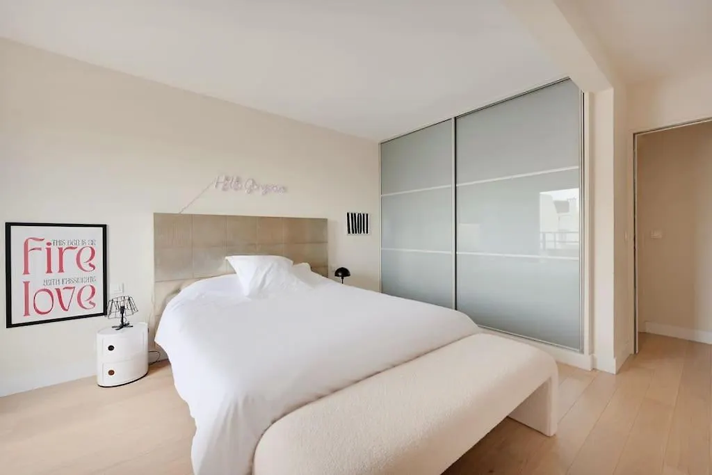 Eiffel Tower View - Charming Artist Apartment - Gethosted Paris France